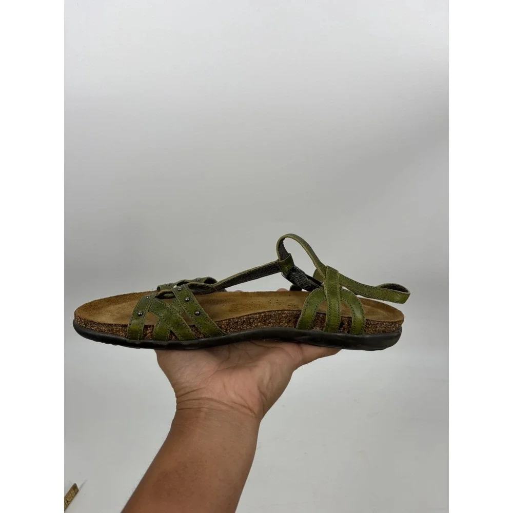 Naot Elinor Women's Sz 9/EU 40 Olive Pine Green Leather Studded T-Strap Sandals